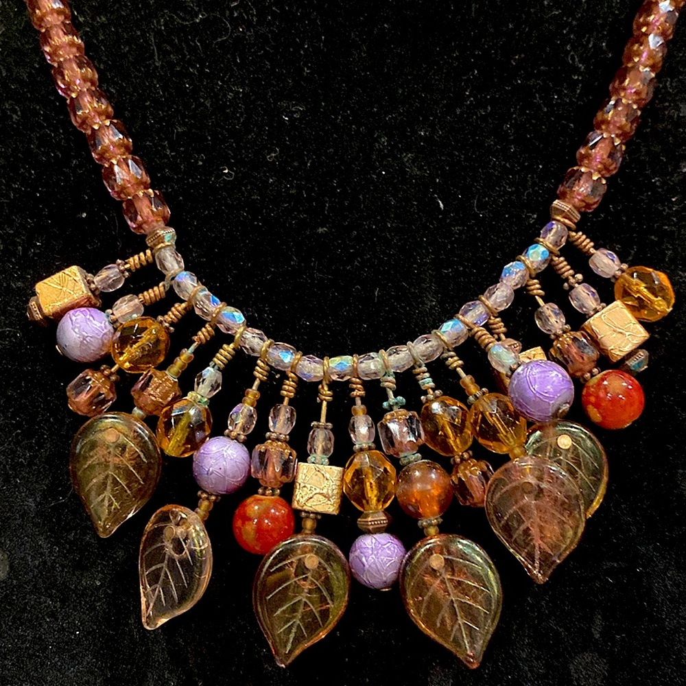 Beautiful Glass Beaded Necklace with Glass Leaf Accents